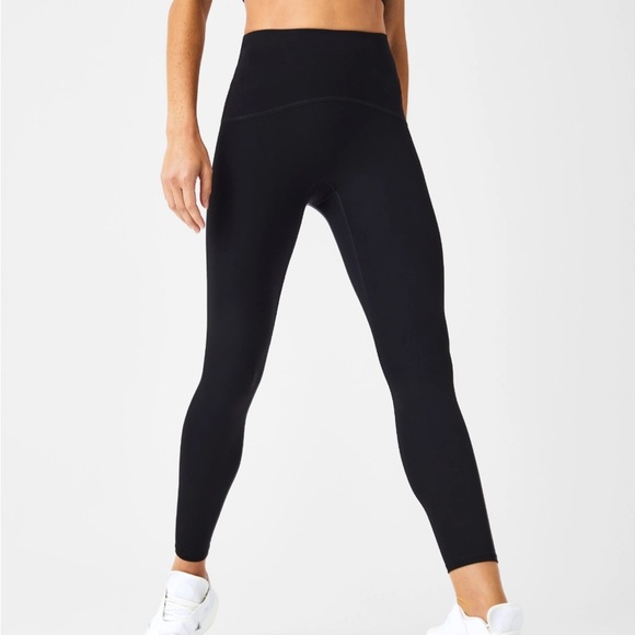 SPANXshap e Booty Boost black ribbed
7/8 Leggings xs - Picture 1 of 10